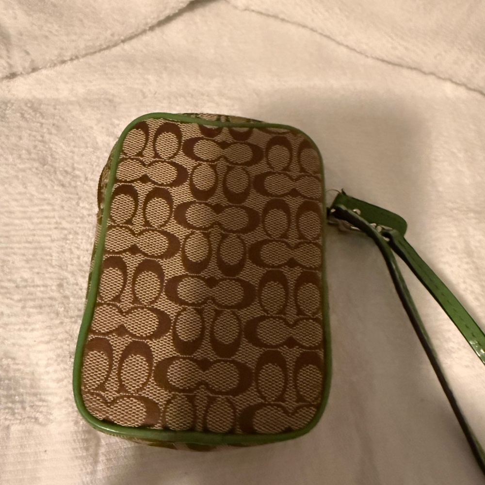 Coach Brown Signature Daisy Wristlet with Green Trim - Picture 2 of 4